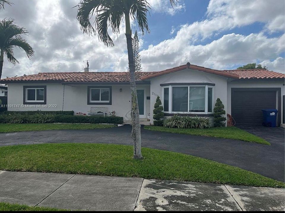 Recently Sold: $675,000 (4 beds, 2 baths, 1621 Square Feet)