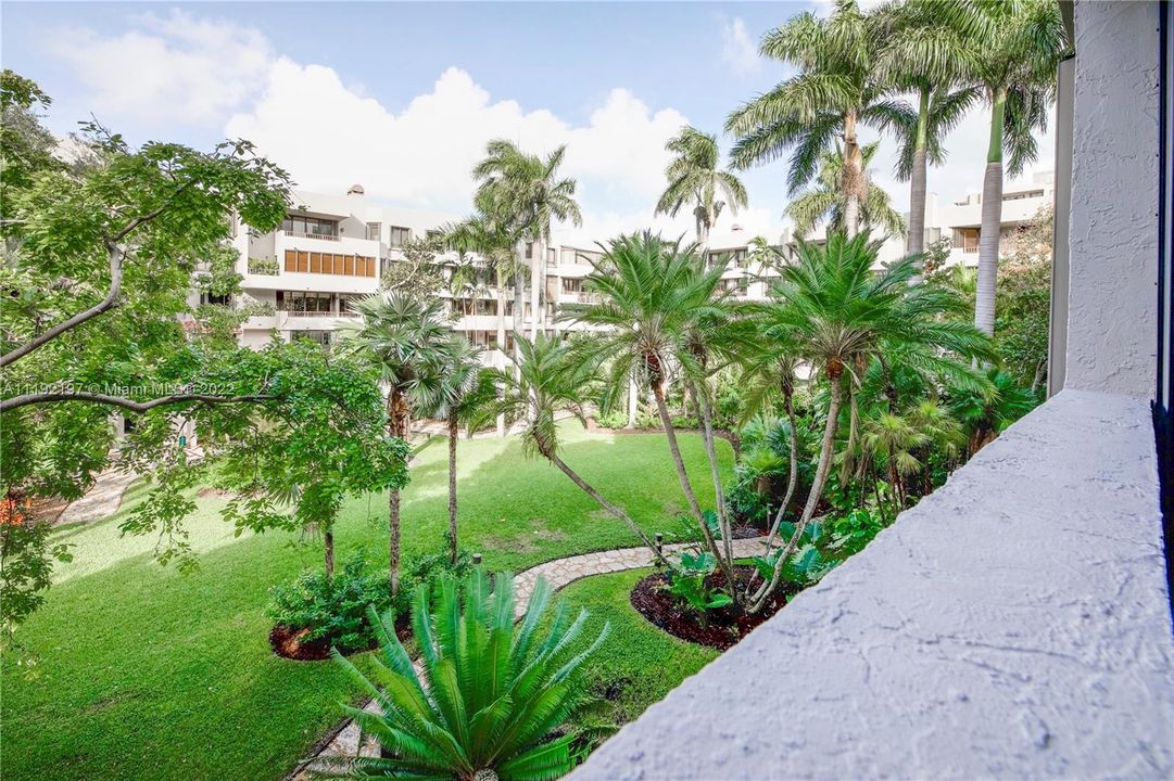 Recently Sold: $1,500,000 (3 beds, 2 baths, 1600 Square Feet)