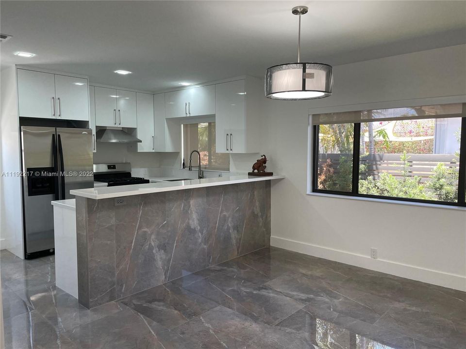 Recently Sold: $1,799,000 (3 beds, 2 baths, 1894 Square Feet)