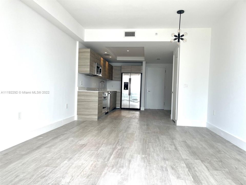 Recently Sold: $520,000 (1 beds, 1 baths, 713 Square Feet)