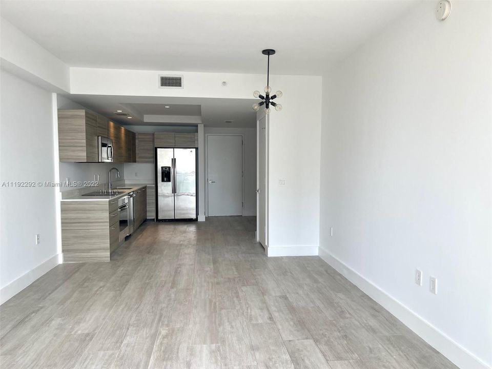 Recently Sold: $520,000 (1 beds, 1 baths, 713 Square Feet)