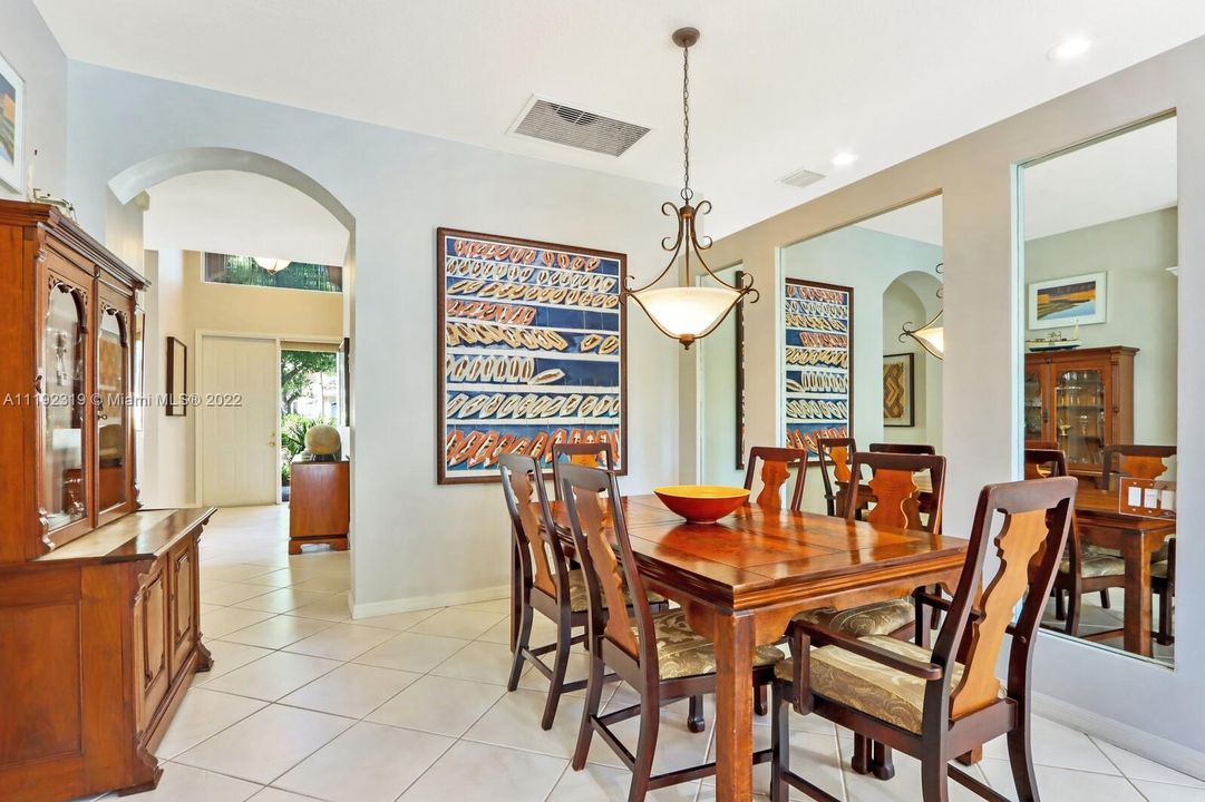 Недавно продано: $476,000 (2 спален, 2 ванн, 2030 Квадратных фут)