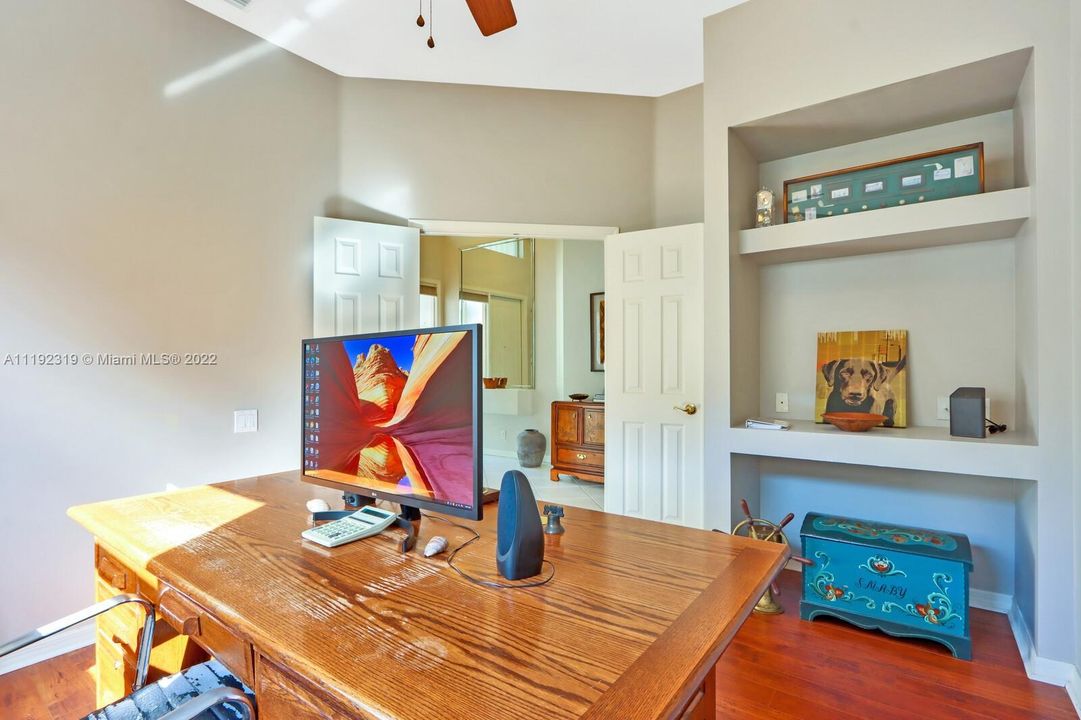 Недавно продано: $476,000 (2 спален, 2 ванн, 2030 Квадратных фут)