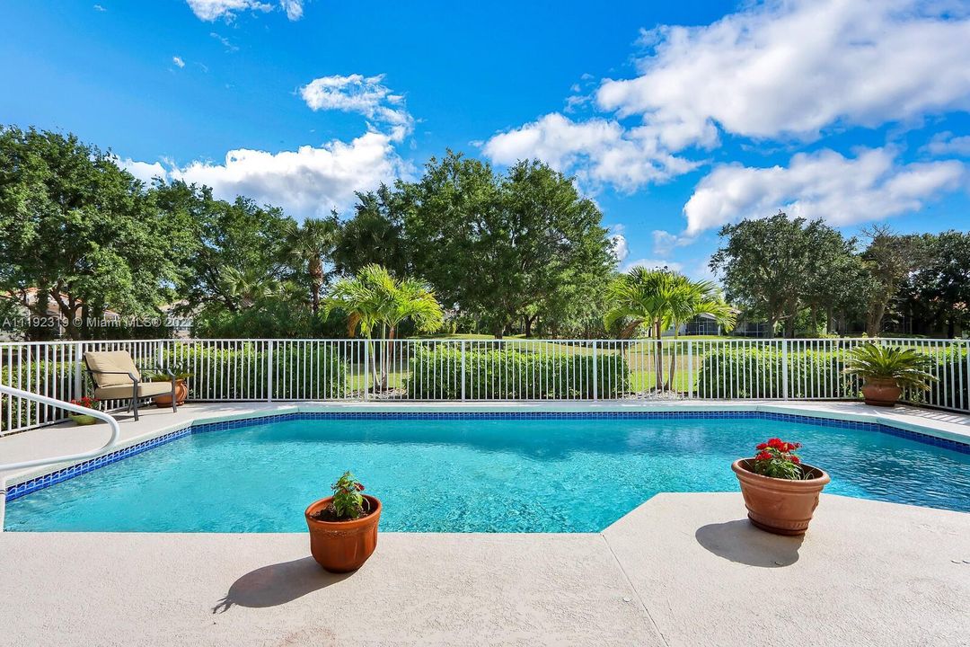 Недавно продано: $476,000 (2 спален, 2 ванн, 2030 Квадратных фут)