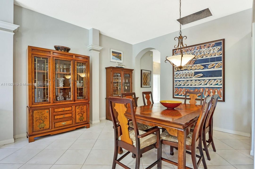 Недавно продано: $476,000 (2 спален, 2 ванн, 2030 Квадратных фут)