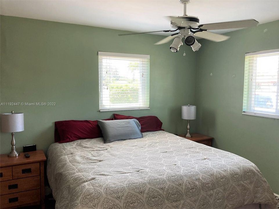 Recently Sold: $475,000 (3 beds, 2 baths, 1332 Square Feet)