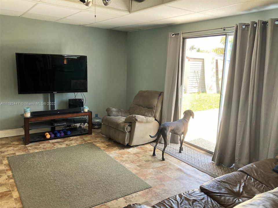 Recently Sold: $475,000 (3 beds, 2 baths, 1332 Square Feet)