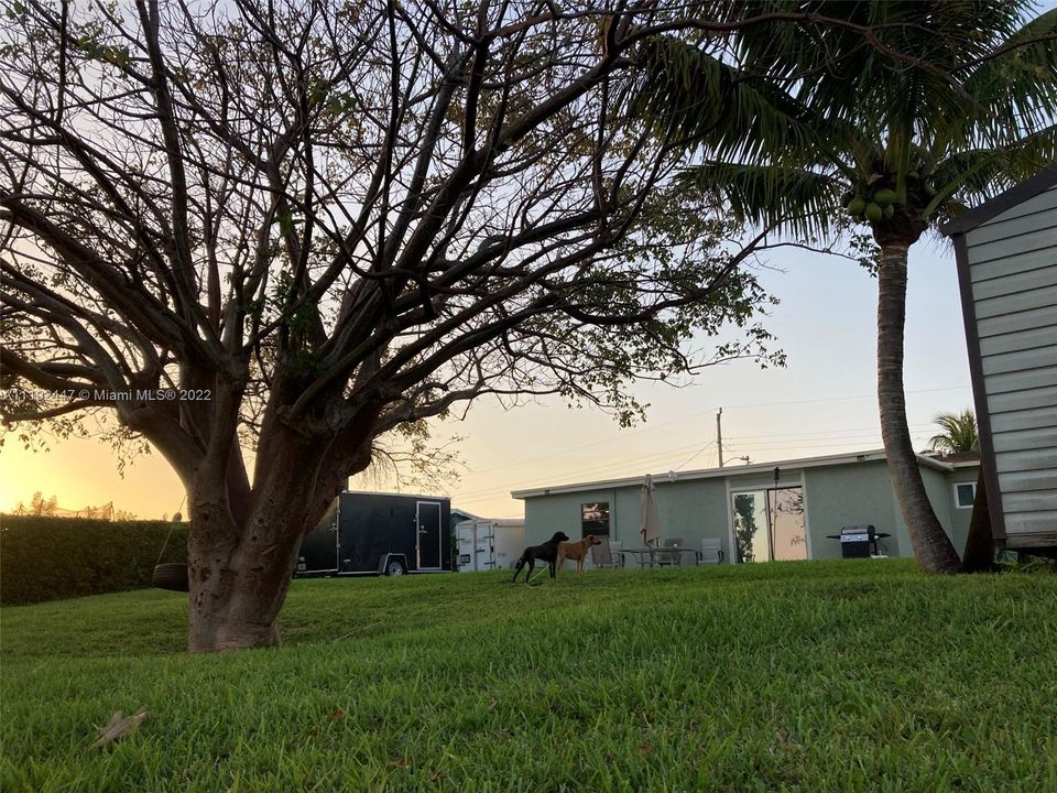 Recently Sold: $475,000 (3 beds, 2 baths, 1332 Square Feet)