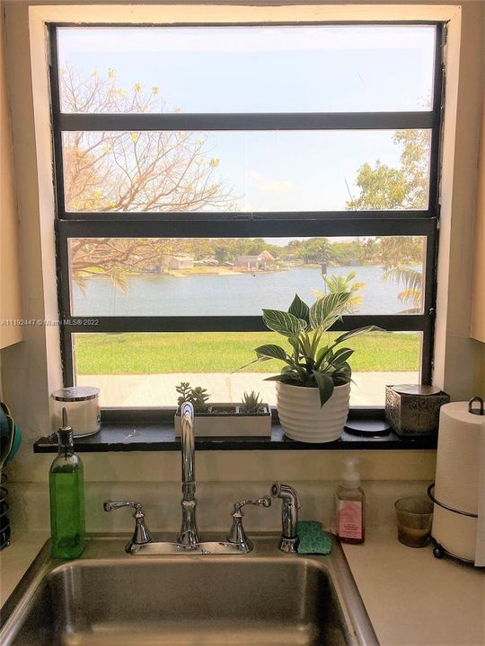 Recently Sold: $475,000 (3 beds, 2 baths, 1332 Square Feet)
