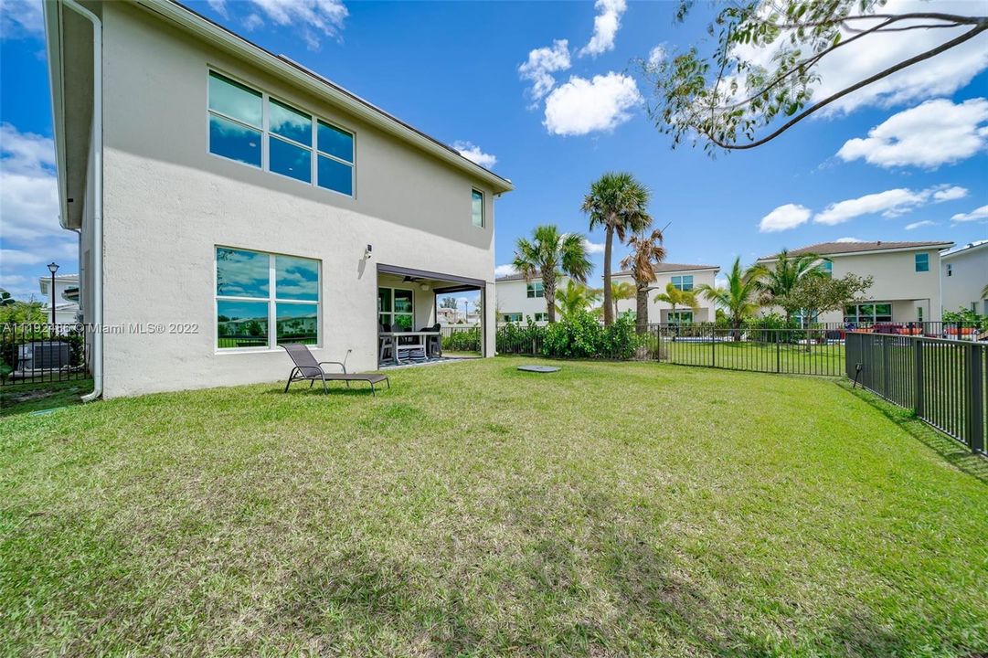 Recently Sold: $749,000 (5 beds, 3 baths, 2622 Square Feet)