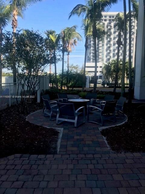 Recently Sold: $138,000 (1 beds, 1 baths, 705 Square Feet)