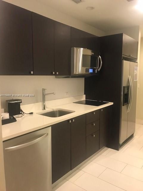 Recently Sold: $138,000 (1 beds, 1 baths, 705 Square Feet)
