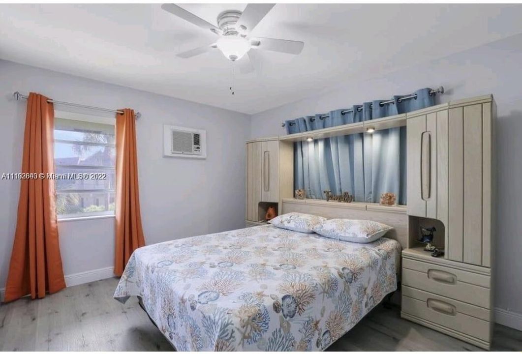 LARGE BEDROOM WITHGARDEN VIEW