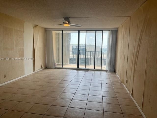 Recently Sold: $260,000 (1 beds, 2 baths, 980 Square Feet)