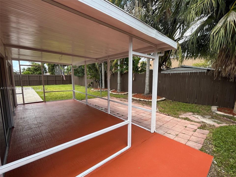 Recently Rented: $3,000 (3 beds, 2 baths, 1711 Square Feet)