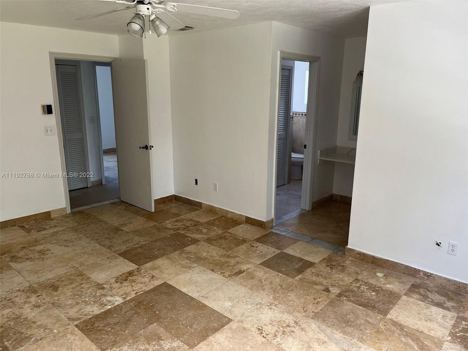 Recently Rented: $3,000 (3 beds, 2 baths, 1711 Square Feet)