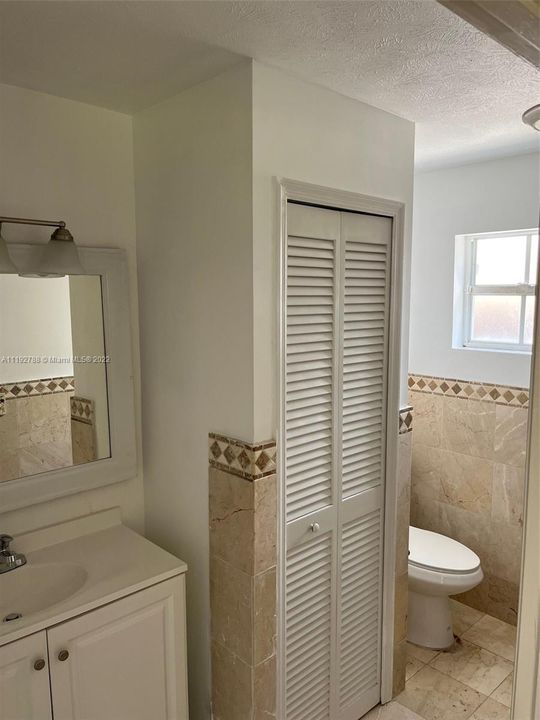 Recently Rented: $3,000 (3 beds, 2 baths, 1711 Square Feet)