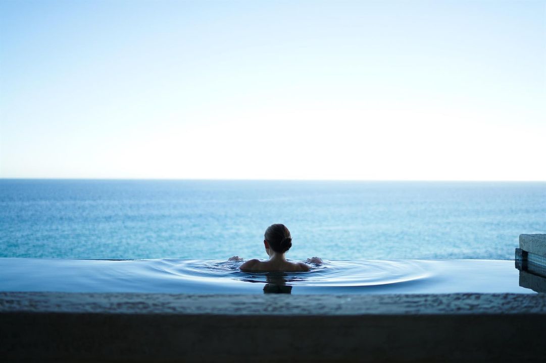 Stunning Views of the Ocean from Pool