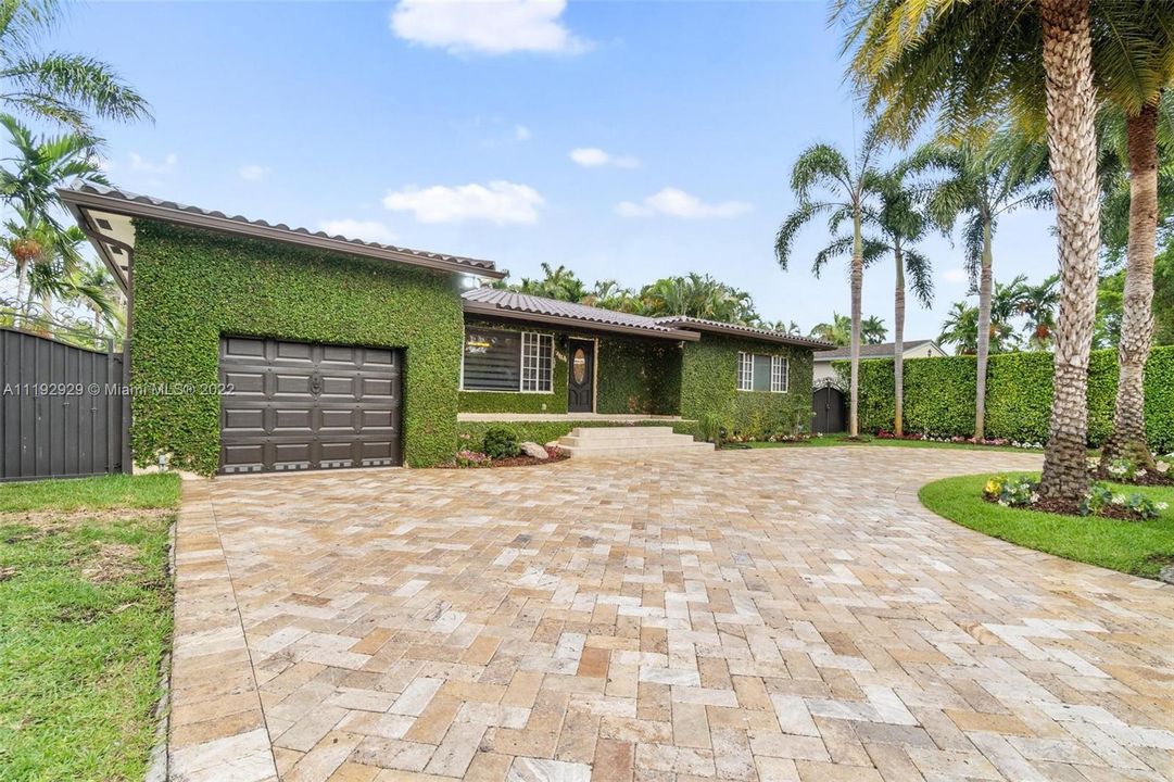 Recently Sold: $1,499,000 (4 beds, 4 baths, 1751 Square Feet)