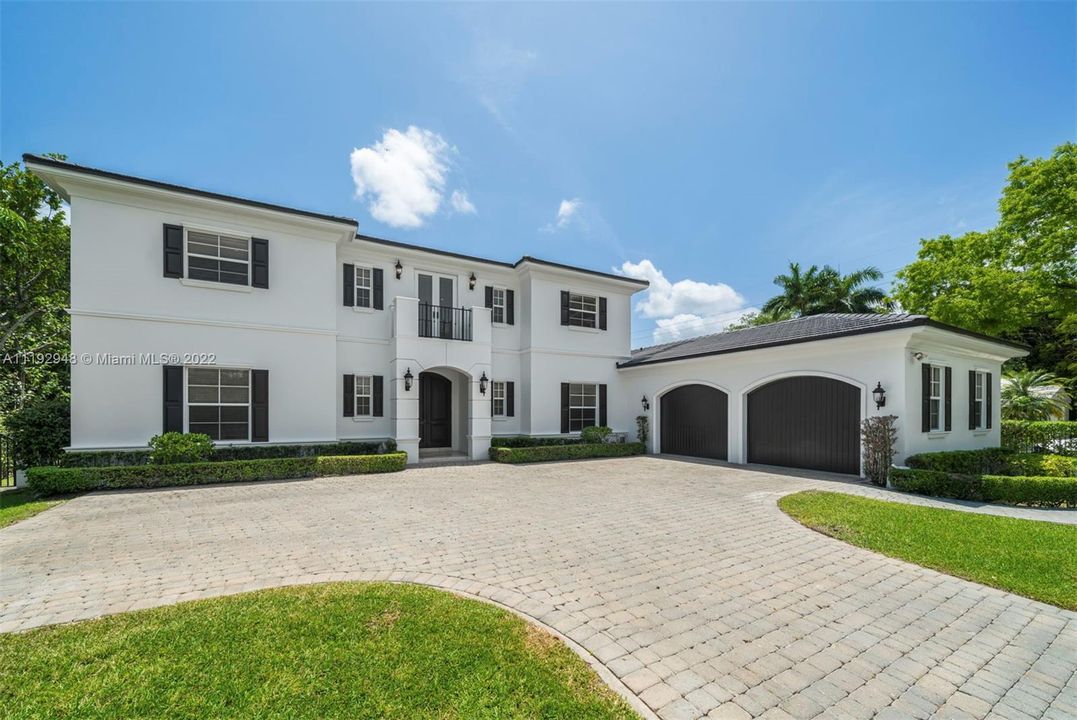 Recently Sold: $5,290,000 (6 beds, 7 baths, 6642 Square Feet)