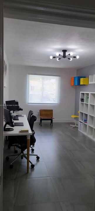 Recientemente alquilado: $9,000 (5 camas, 3 baños, 2355 Pies cuadrados)