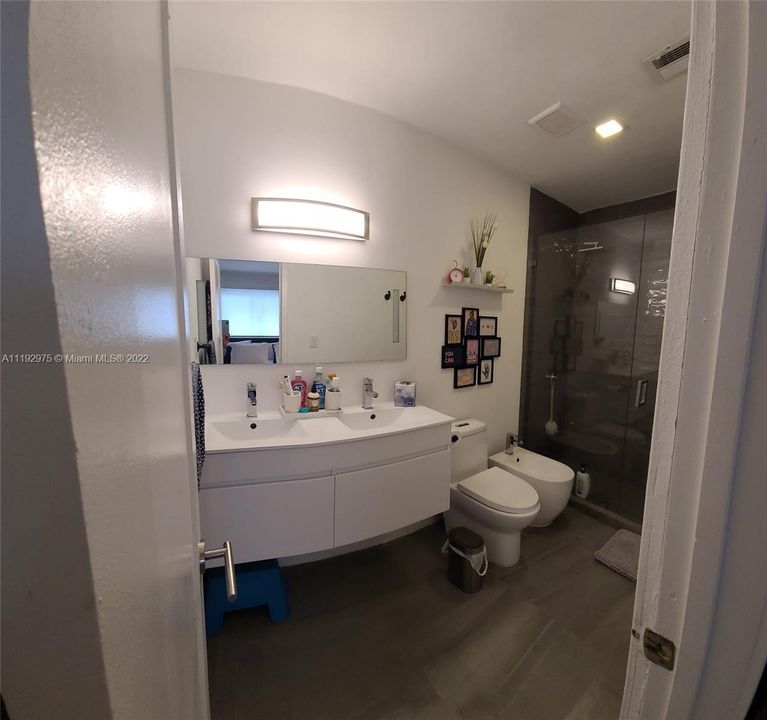 Recientemente alquilado: $9,000 (5 camas, 3 baños, 2355 Pies cuadrados)