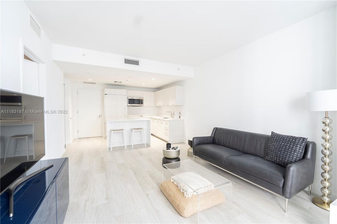 Recently Sold: $480,000 (1 beds, 1 baths, 620 Square Feet)