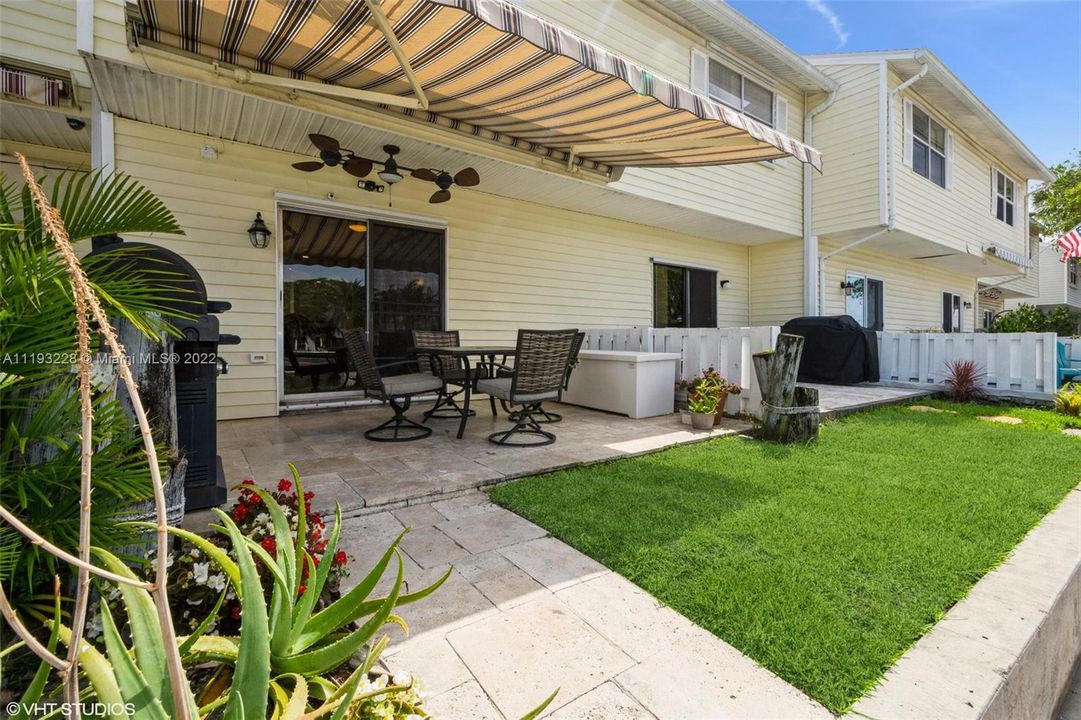 Recently Sold: $599,900 (2 beds, 2 baths, 1018 Square Feet)