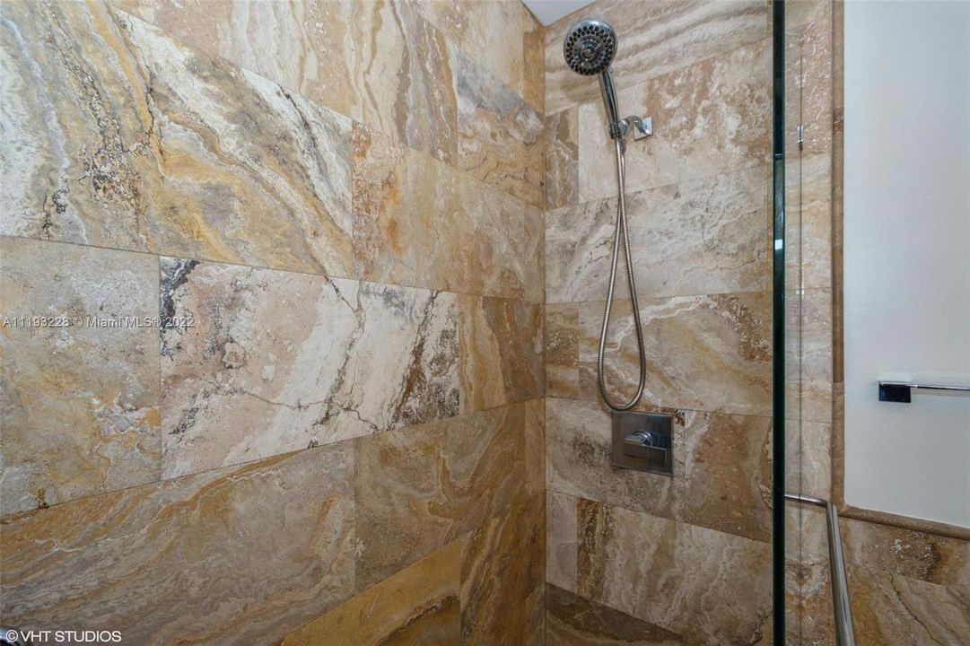 Recently Sold: $599,900 (2 beds, 2 baths, 1018 Square Feet)