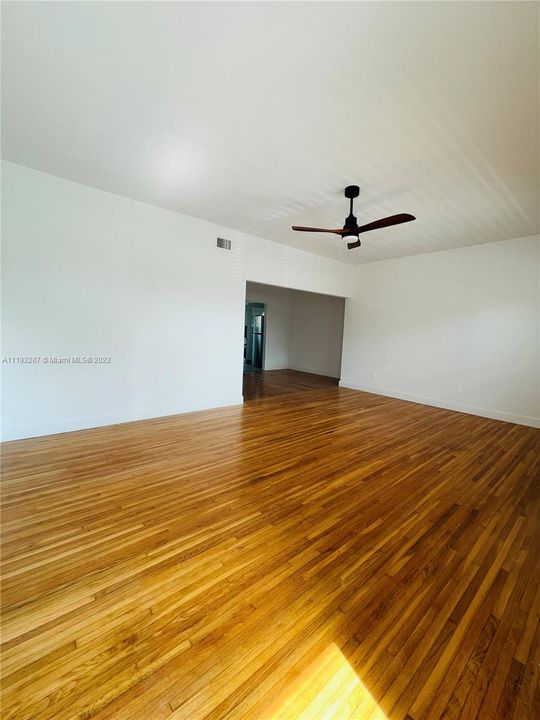 Recently Rented: $2,300 (1 beds, 1 baths, 850 Square Feet)