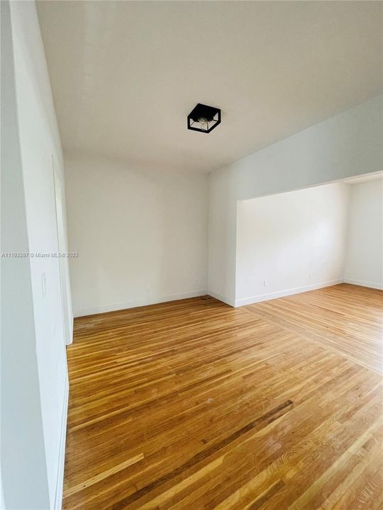 Recently Rented: $2,300 (1 beds, 1 baths, 850 Square Feet)