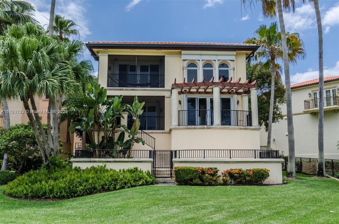 Recently Sold: $2,698,000 (4 beds, 4 baths, 5162 Square Feet)