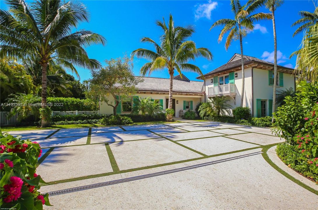 Recently Sold: $10,250,000 (4 beds, 7 baths, 4887 Square Feet)