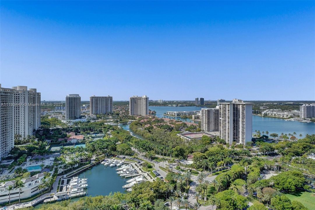 Recently Sold: $1,800,000 (3 beds, 3 baths, 3082 Square Feet)