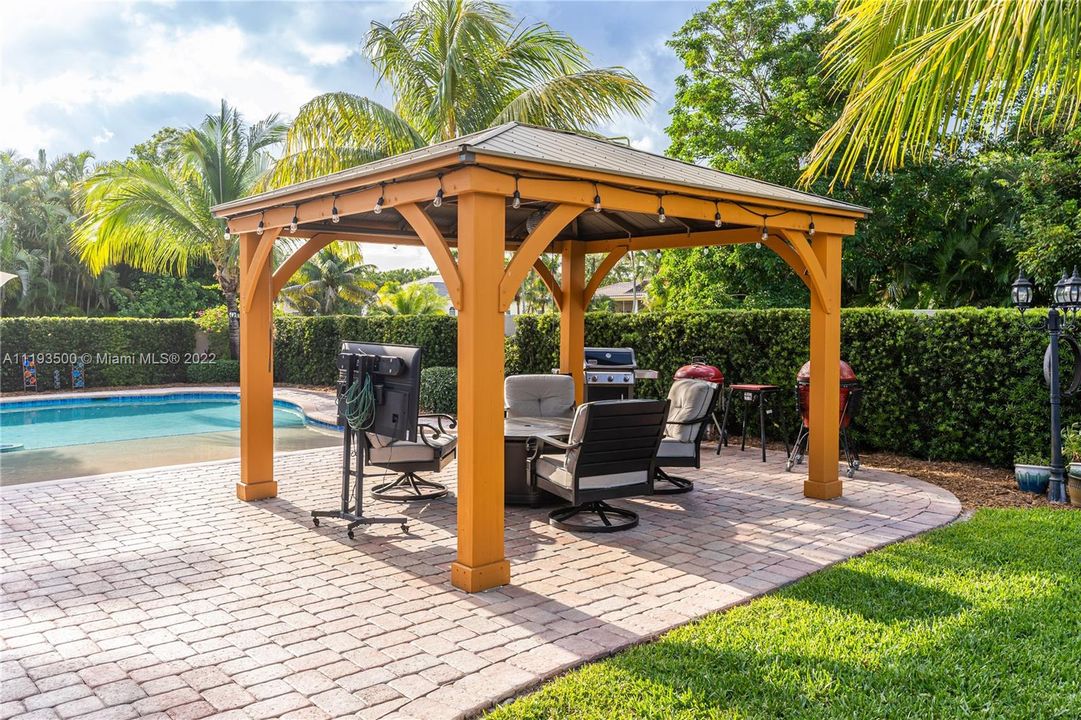 Recently Sold: $1,199,999 (4 beds, 2 baths, 0 Square Feet)