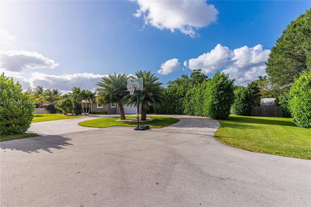 Recently Sold: $1,199,999 (4 beds, 2 baths, 0 Square Feet)