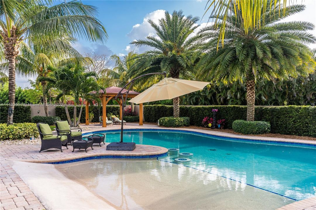 Recently Sold: $1,199,999 (4 beds, 2 baths, 0 Square Feet)