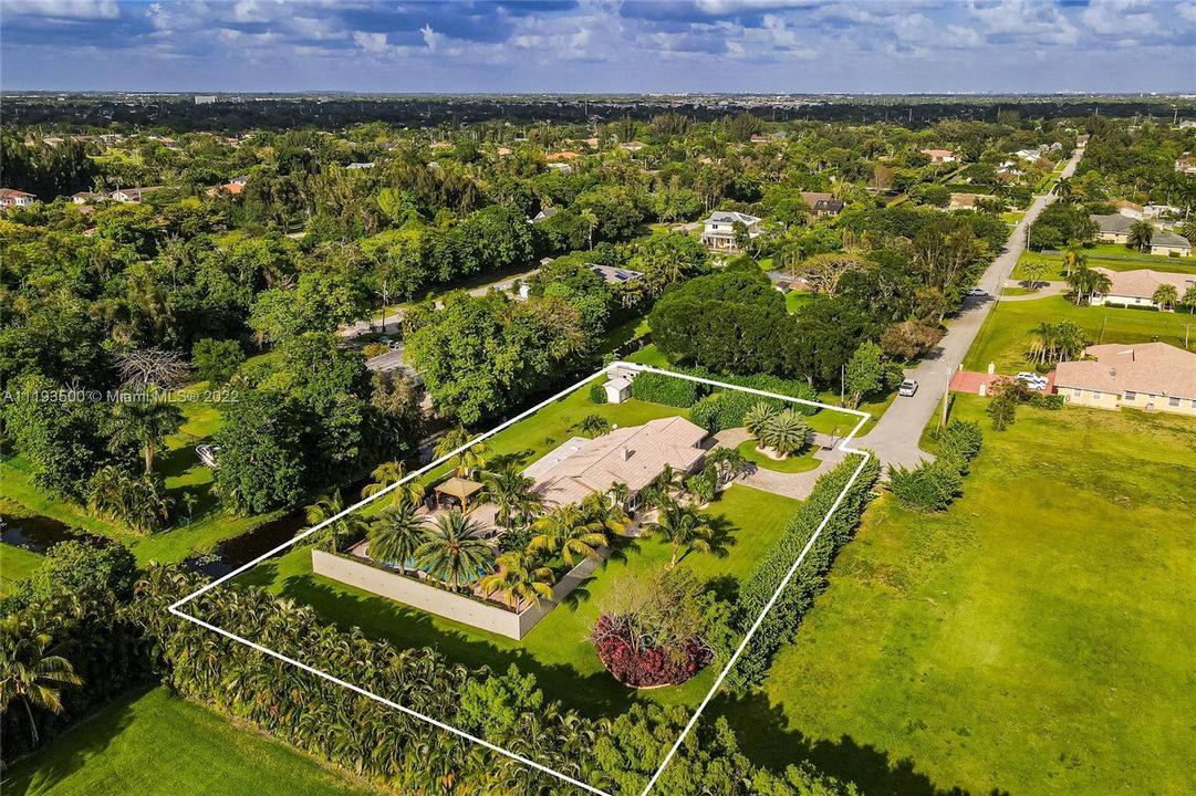 Recently Sold: $1,199,999 (4 beds, 2 baths, 0 Square Feet)