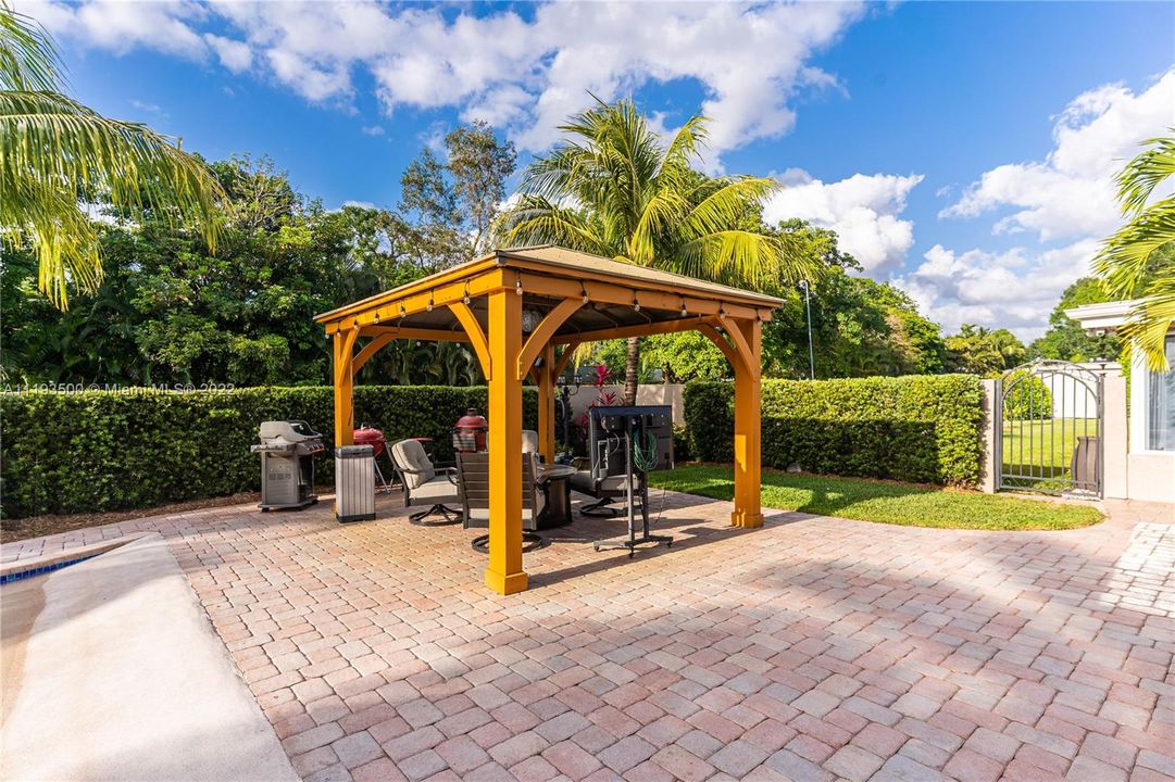 Recently Sold: $1,199,999 (4 beds, 2 baths, 0 Square Feet)