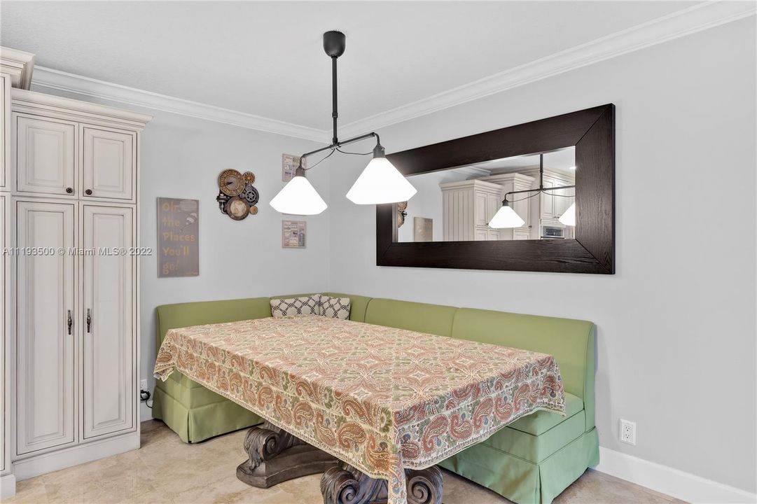 Kitchen built in bench eating area