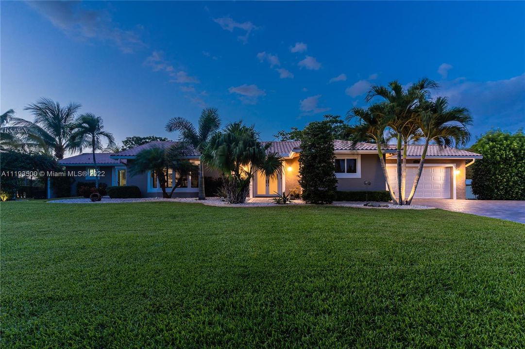 Recently Sold: $1,199,999 (4 beds, 2 baths, 0 Square Feet)