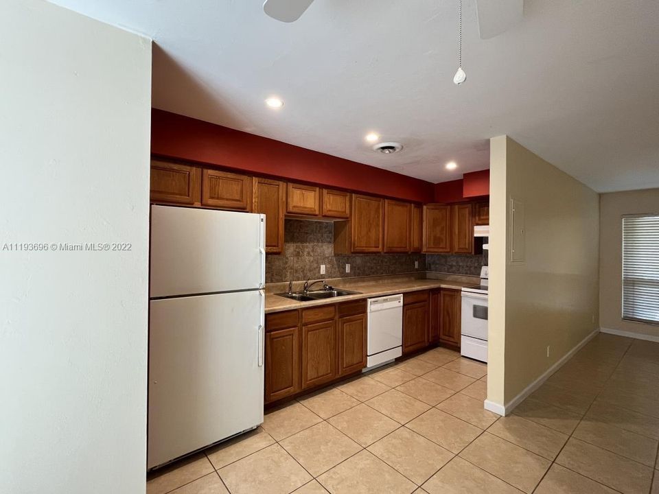 Recently Rented: $2,100 (2 beds, 2 baths, 2900 Square Feet)