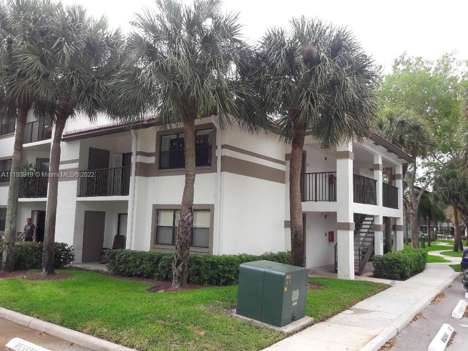 Recently Rented: $1,600 (1 beds, 1 baths, 650 Square Feet)