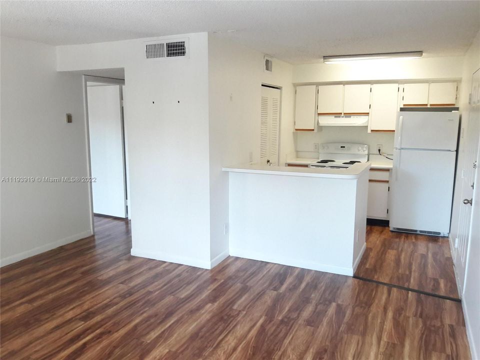 Recently Rented: $1,600 (1 beds, 1 baths, 650 Square Feet)