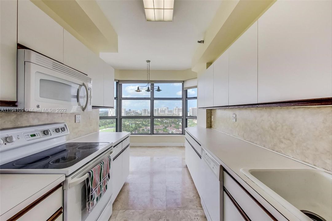 Vendido Recientemente: $435,000 (2 camas, 2 baños, 1361 Pies cuadrados)