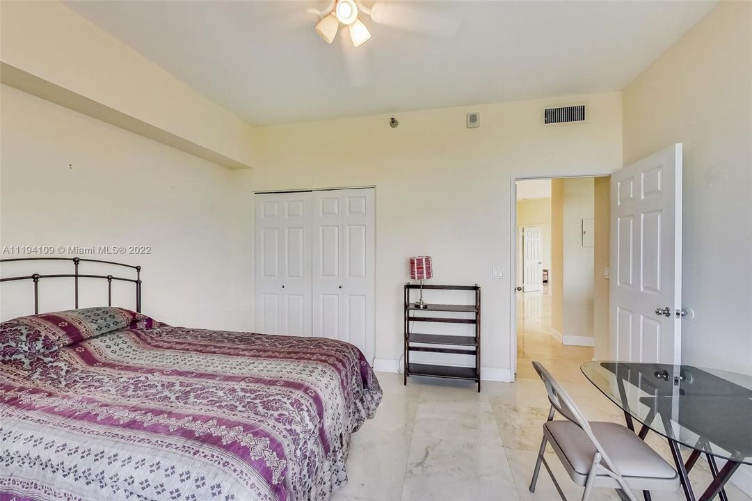 Vendido Recientemente: $435,000 (2 camas, 2 baños, 1361 Pies cuadrados)