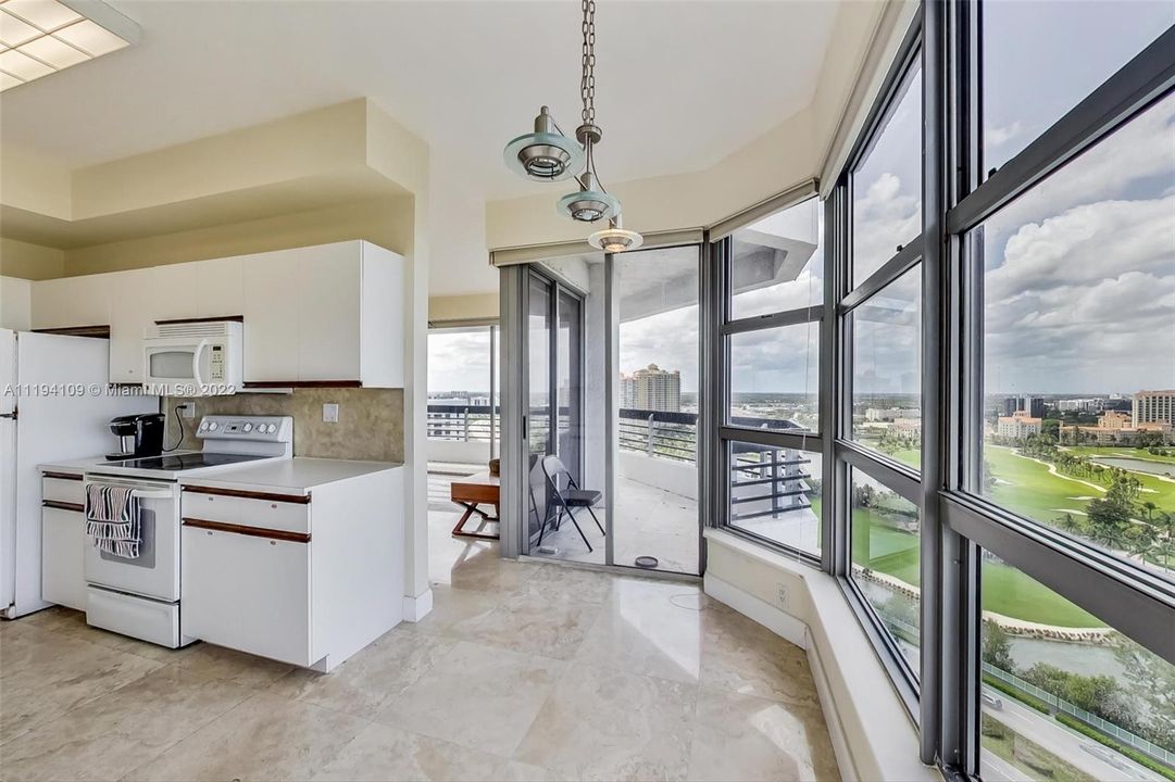 Vendido Recientemente: $435,000 (2 camas, 2 baños, 1361 Pies cuadrados)