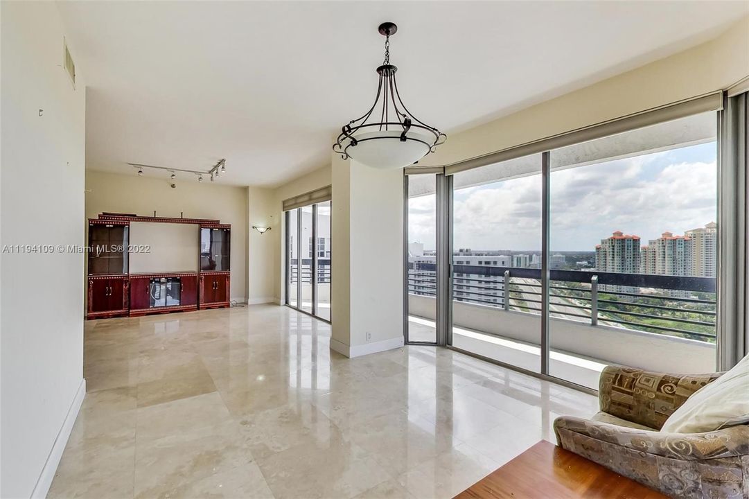 Vendido Recientemente: $435,000 (2 camas, 2 baños, 1361 Pies cuadrados)