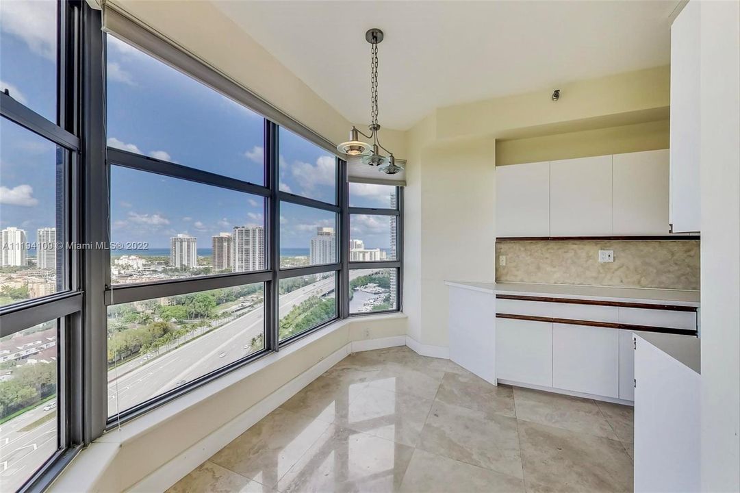 Vendido Recientemente: $435,000 (2 camas, 2 baños, 1361 Pies cuadrados)