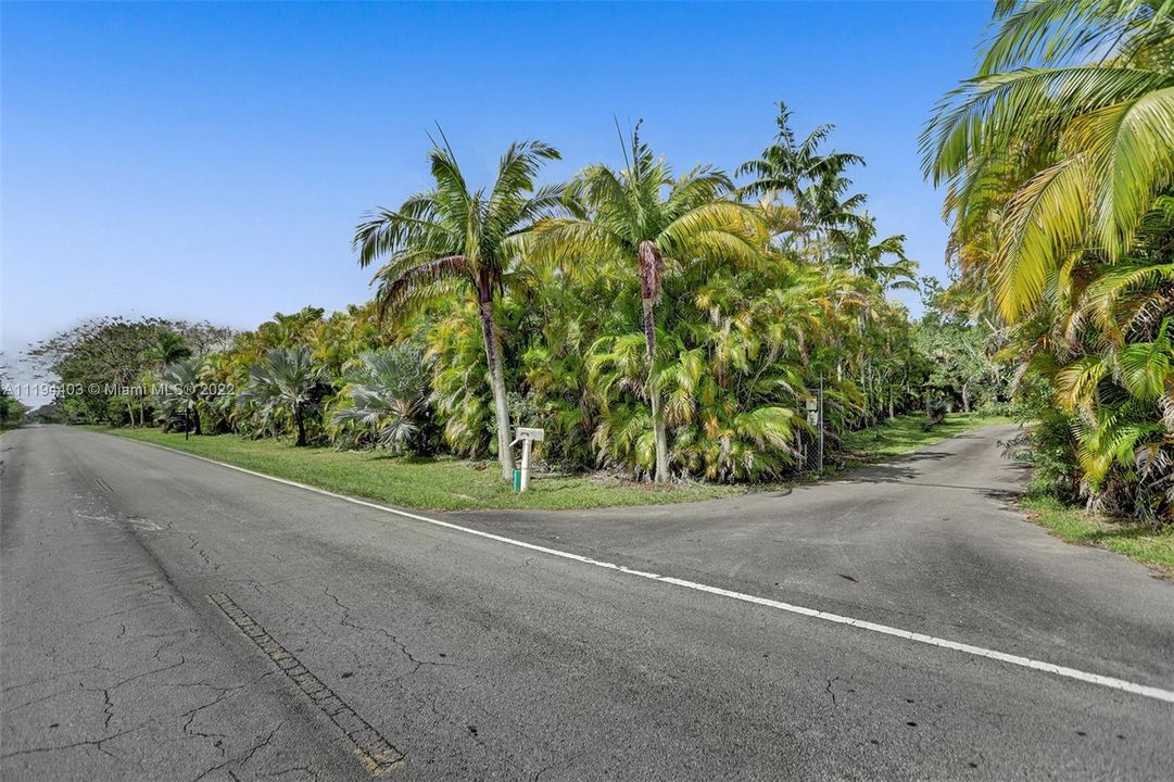 Recently Sold: $1,700,000 (3 beds, 3 baths, 3332 Square Feet)
